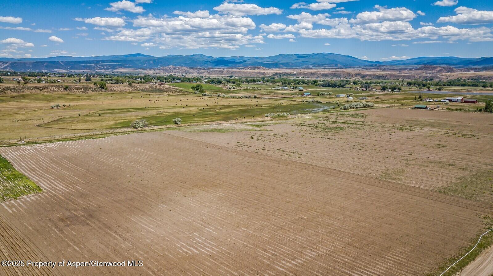 1404 223 County Road