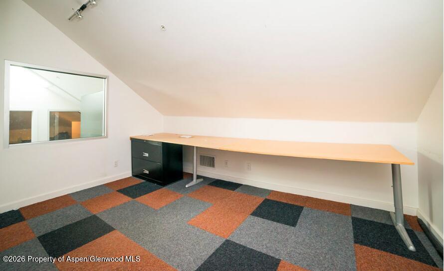 109 Aspen Airport Business Unit: A