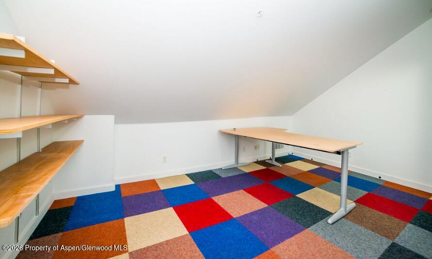 109 Aspen Airport Business Unit: A
