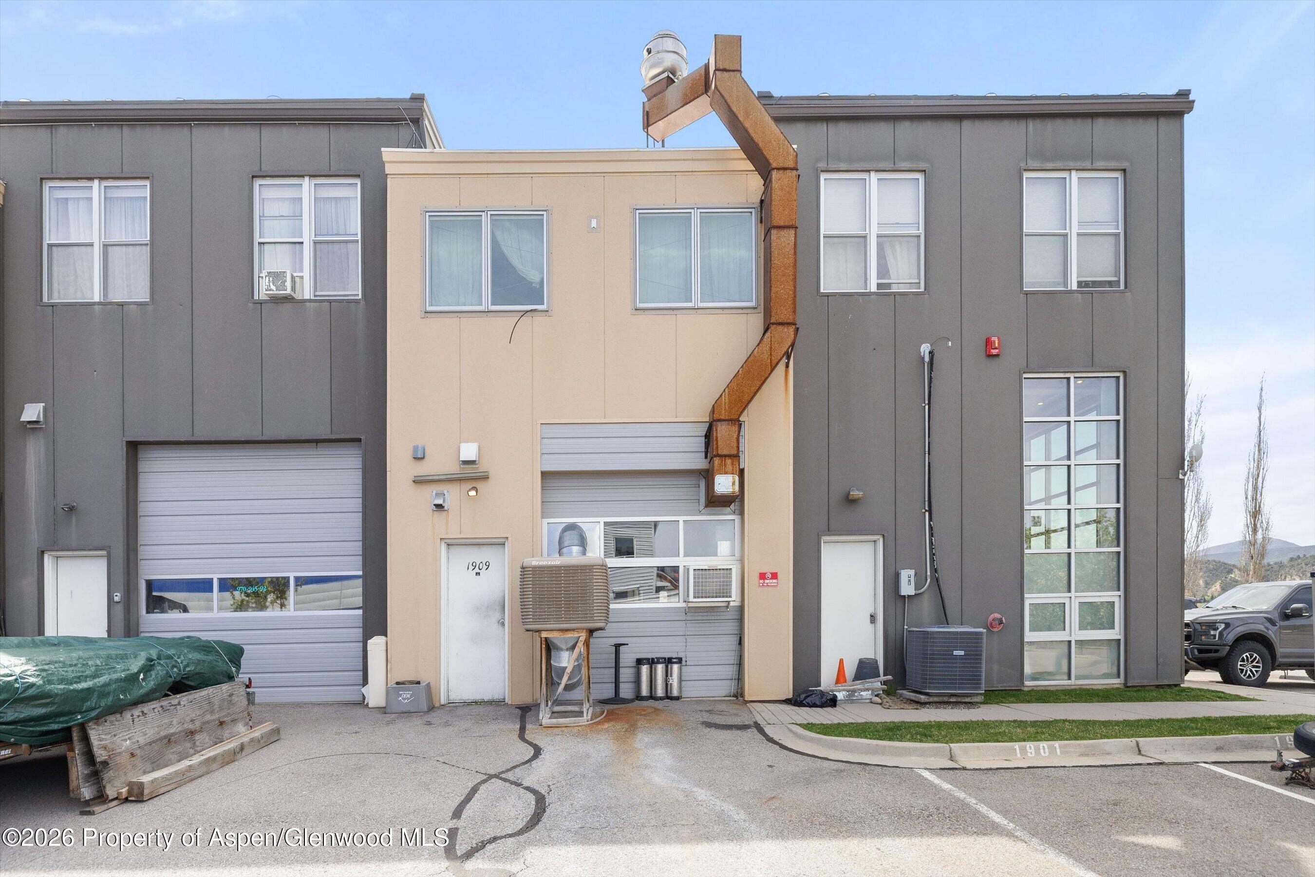 1909 Dolores Way 2