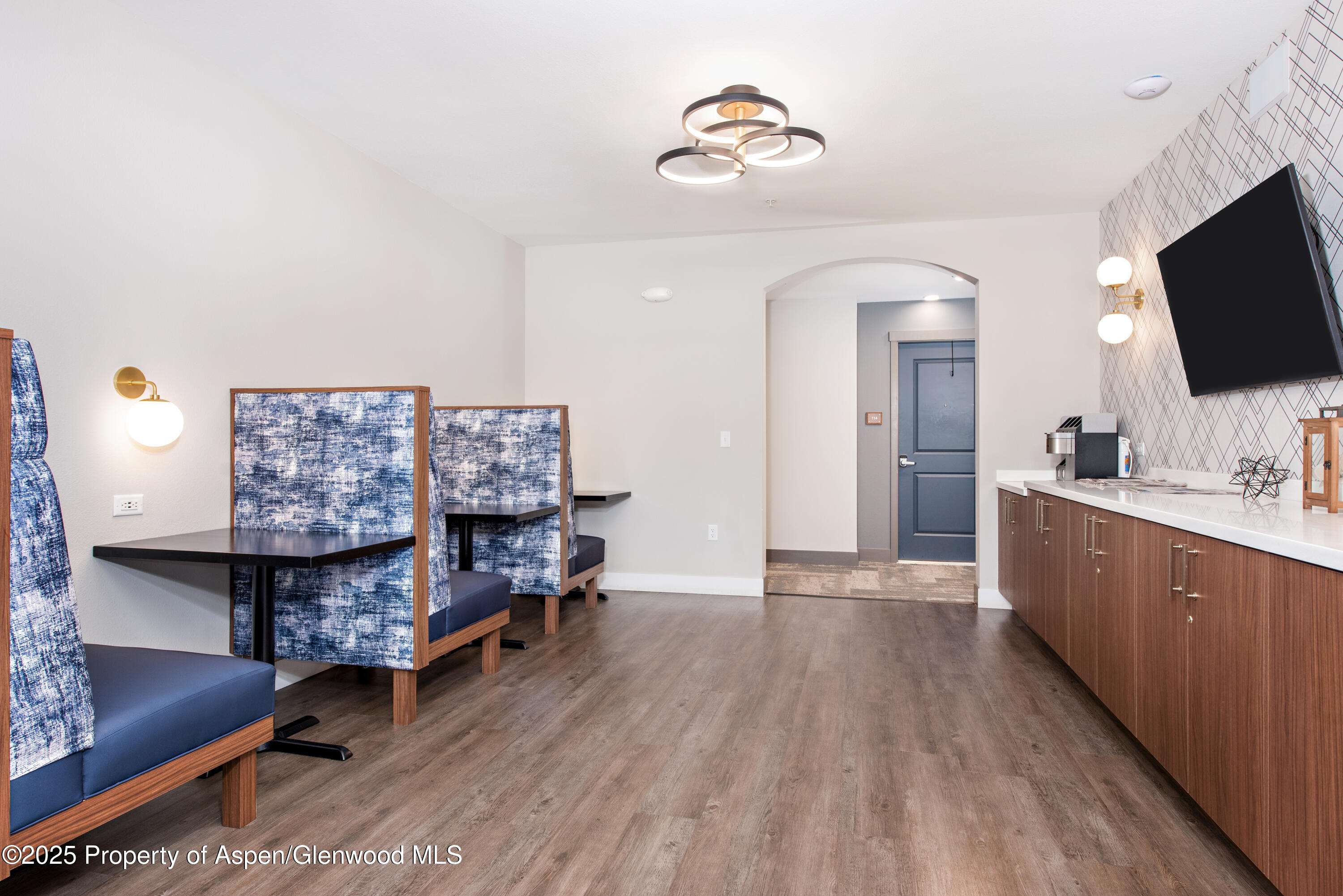 253 Wulfsohn Road 211