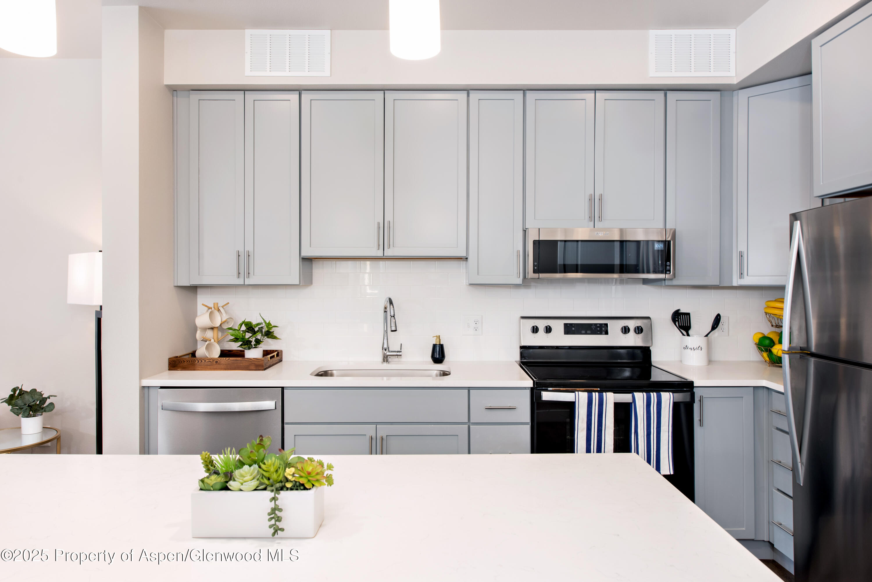 253 Wulfsohn Road 211