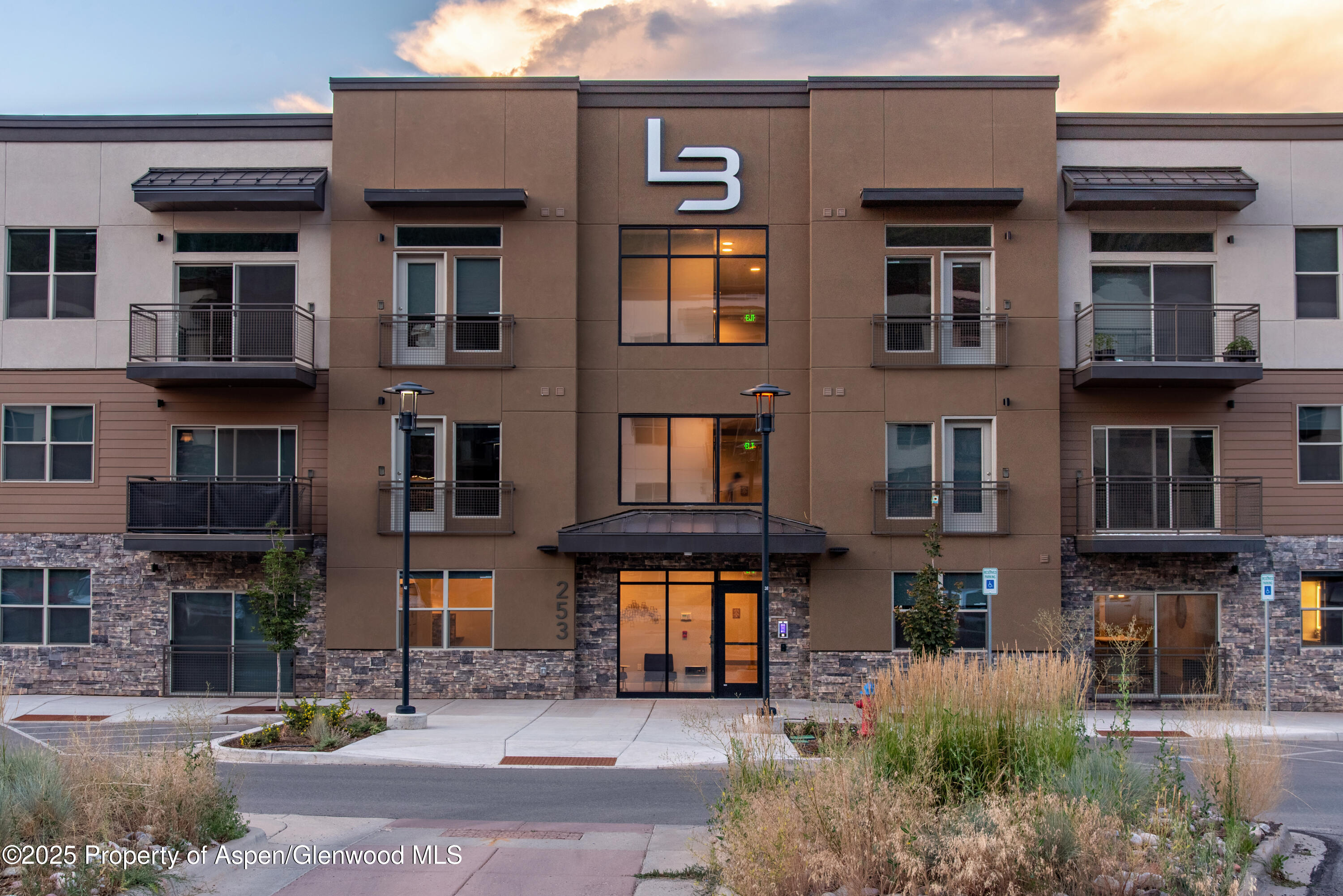 253 Wulfsohn Road 211