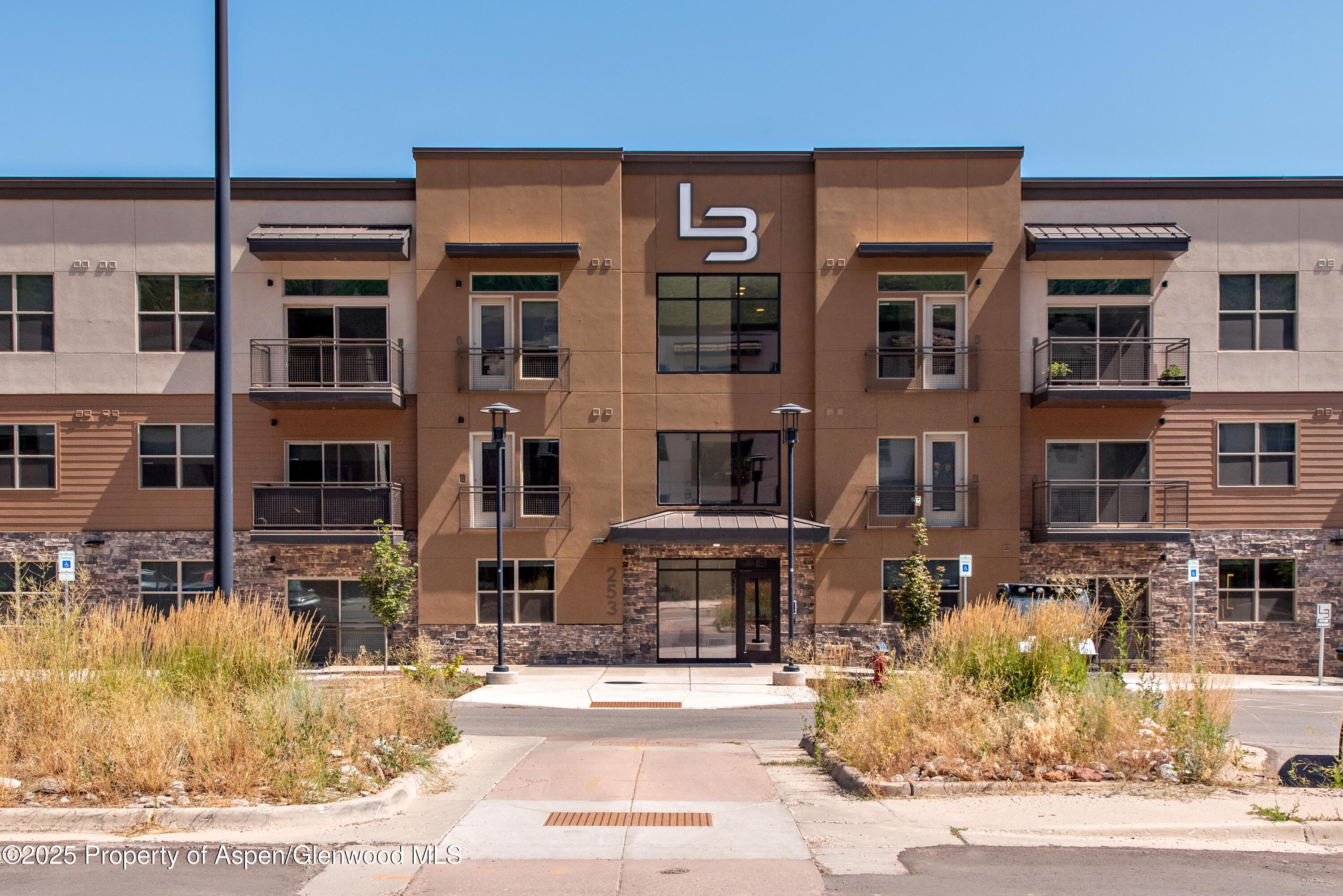 253 Wulfsohn Road 204