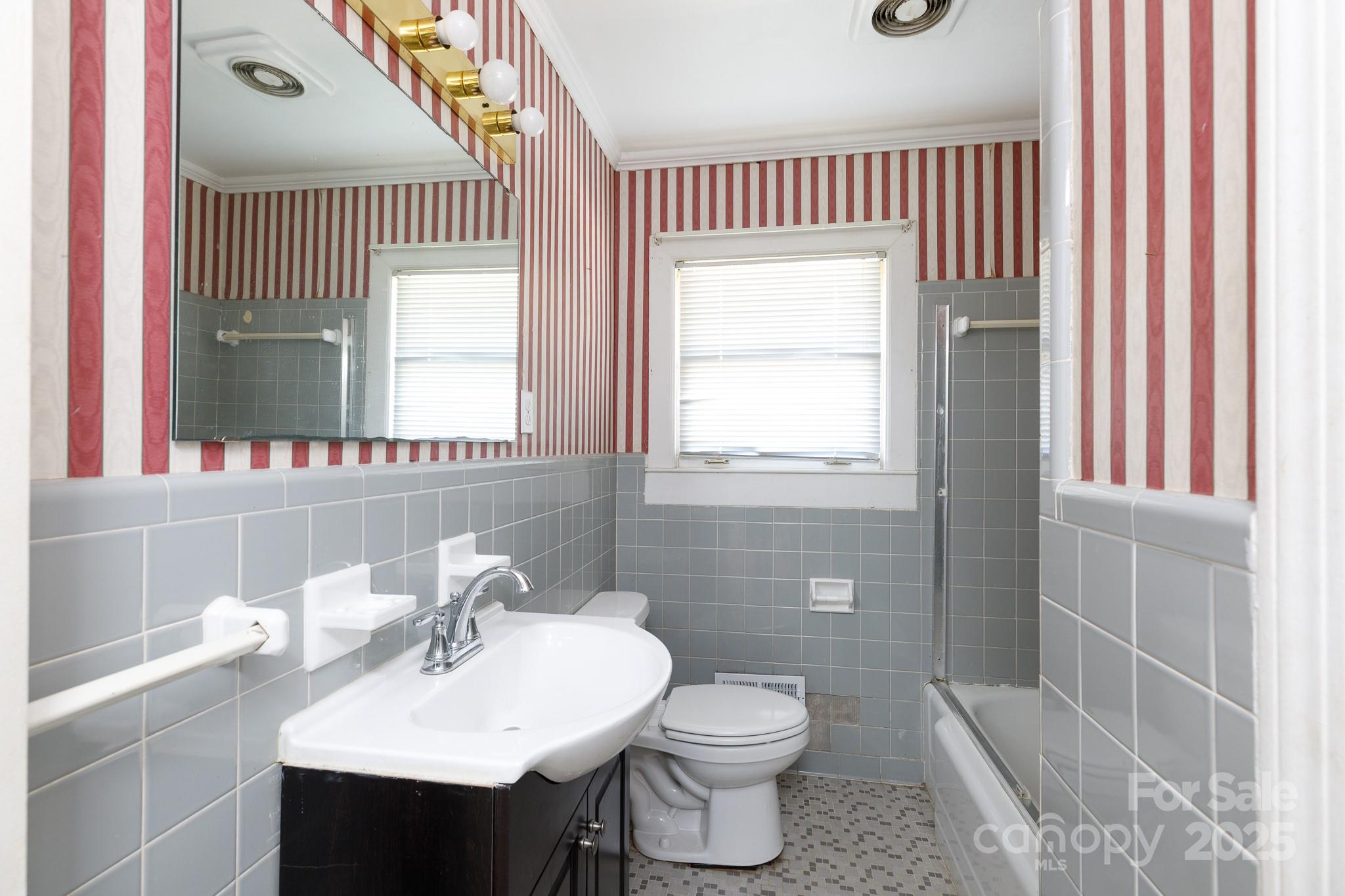 1447 Sullivan Street