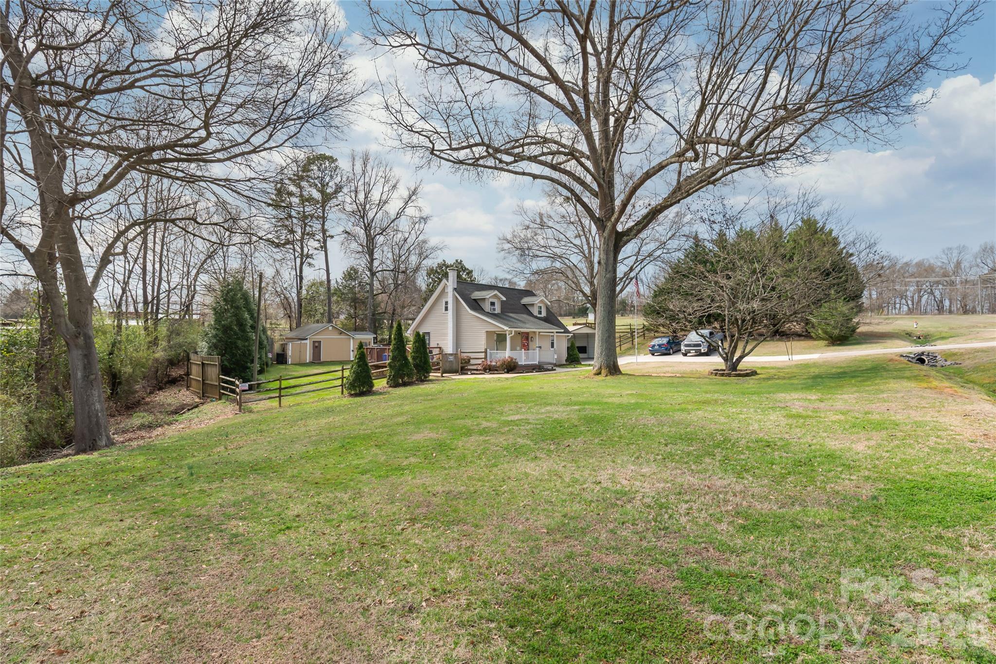 1411 Hensley Road E