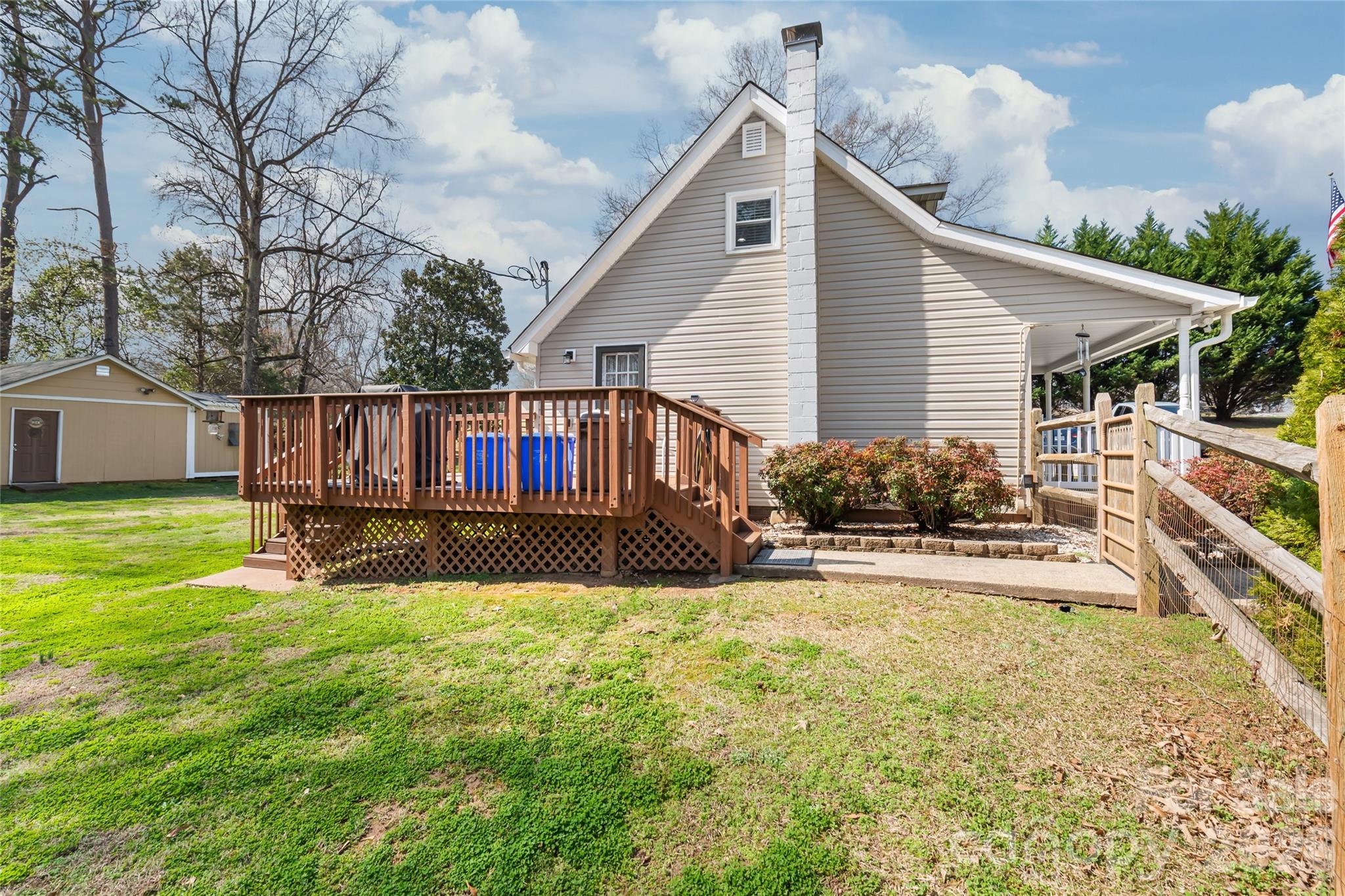 1411 Hensley Road E
