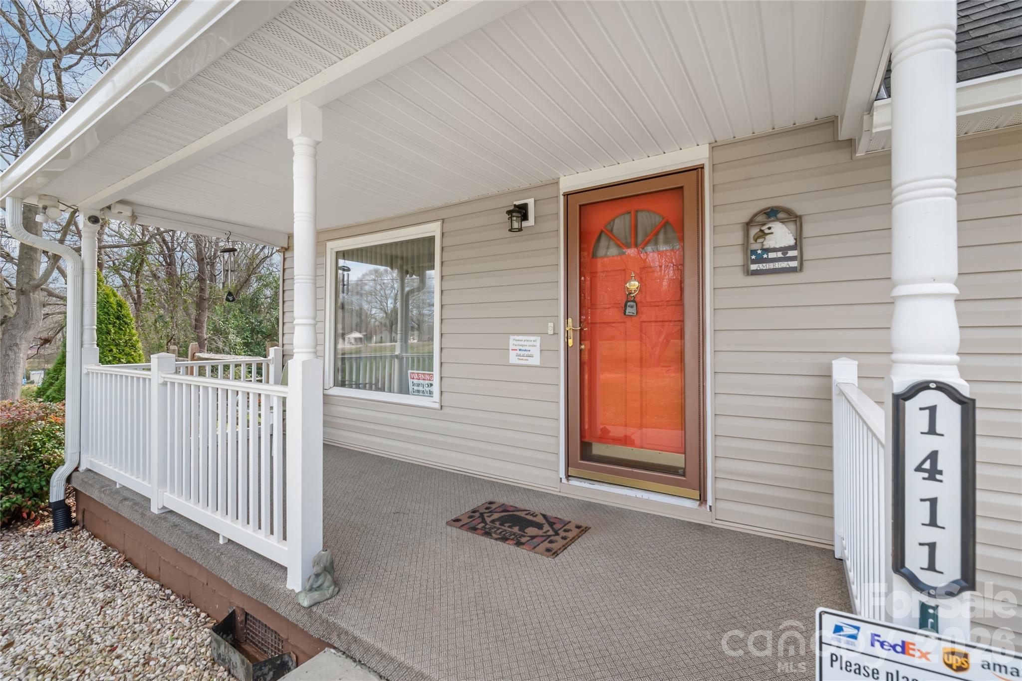 1411 Hensley Road E