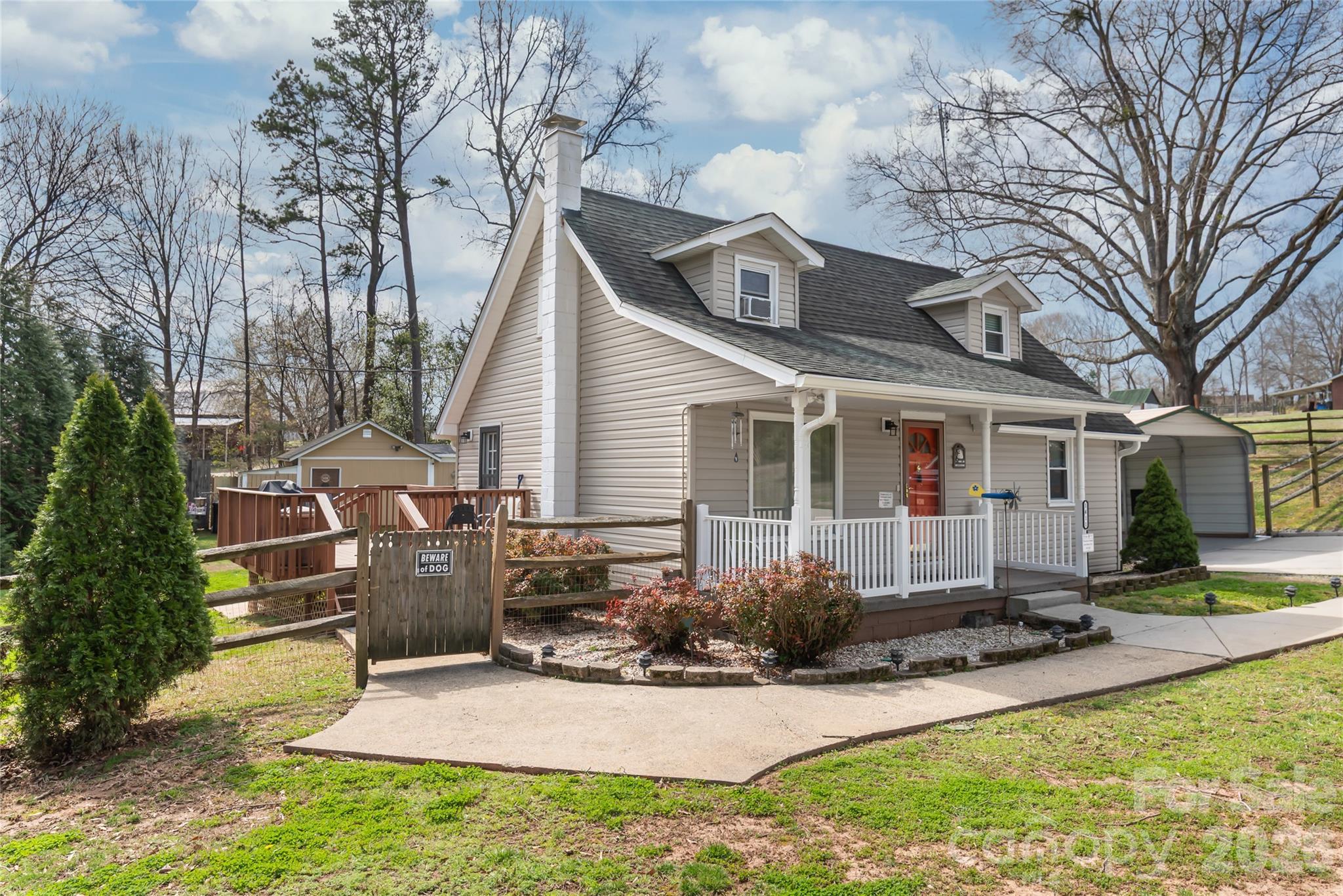 1411 Hensley Road E