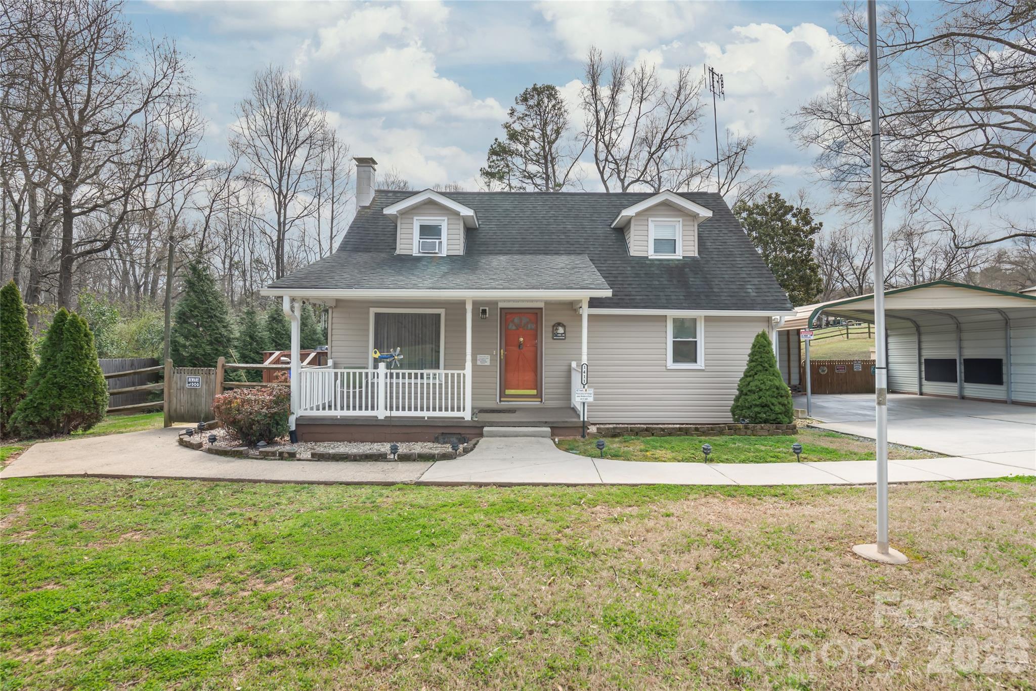 1411 Hensley Road E