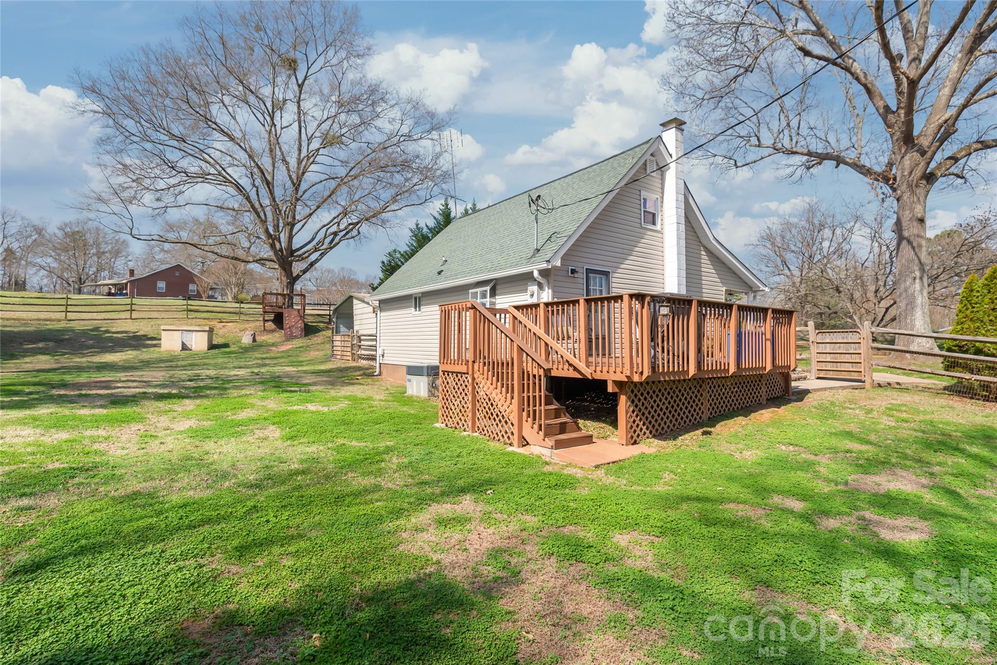 1411 Hensley Road E