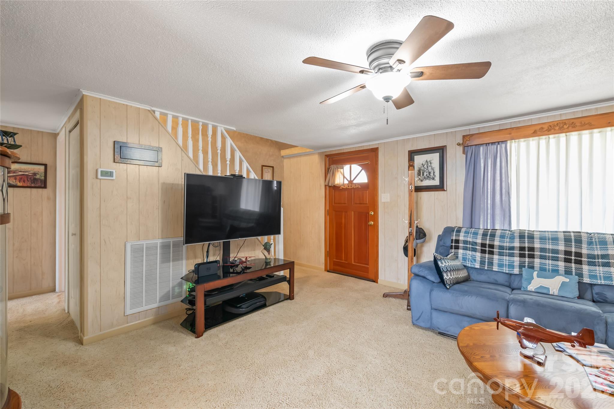 1411 Hensley Road E