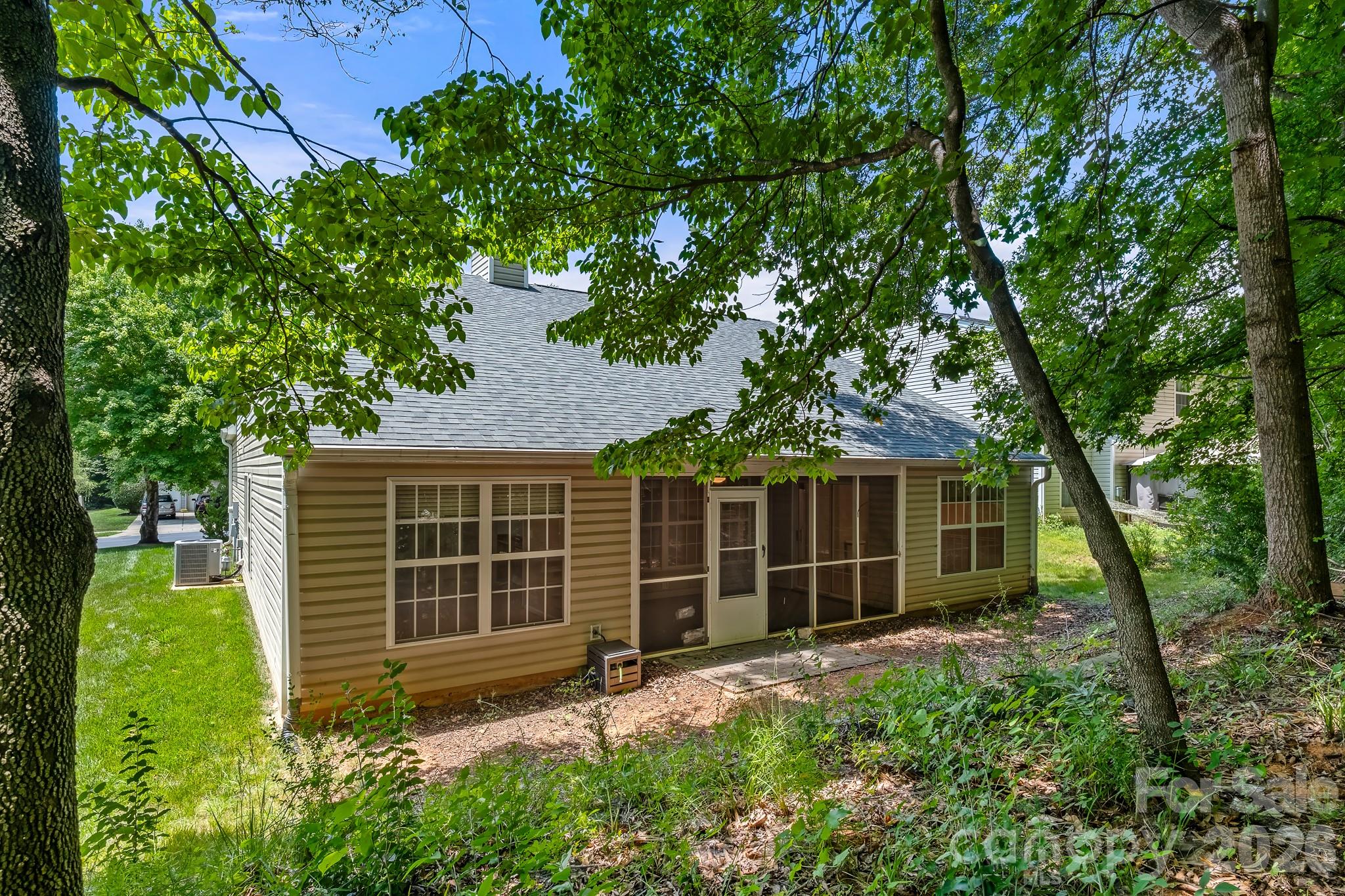 1437 Deer Forest Drive