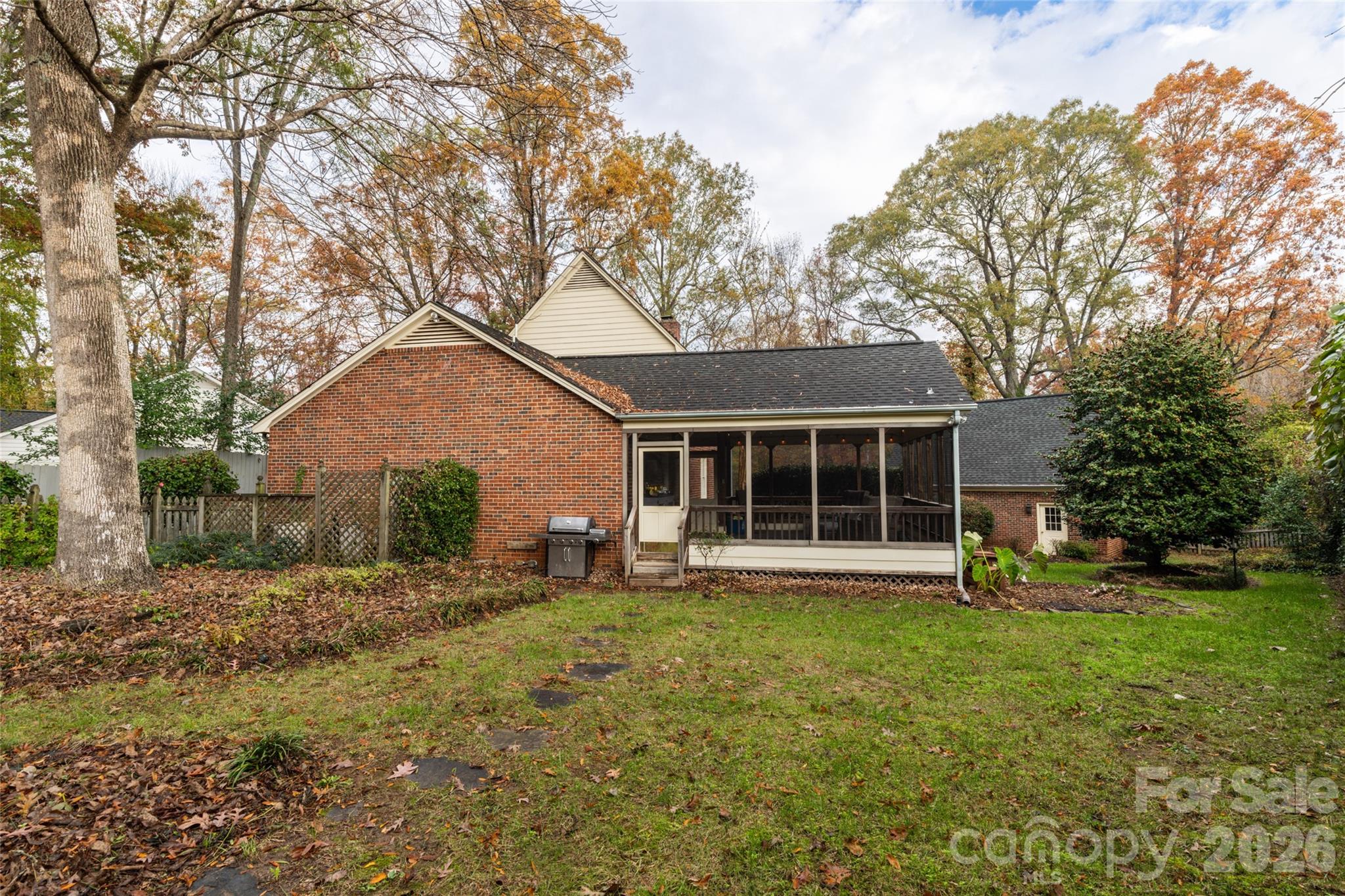 819 Willowhaven Court