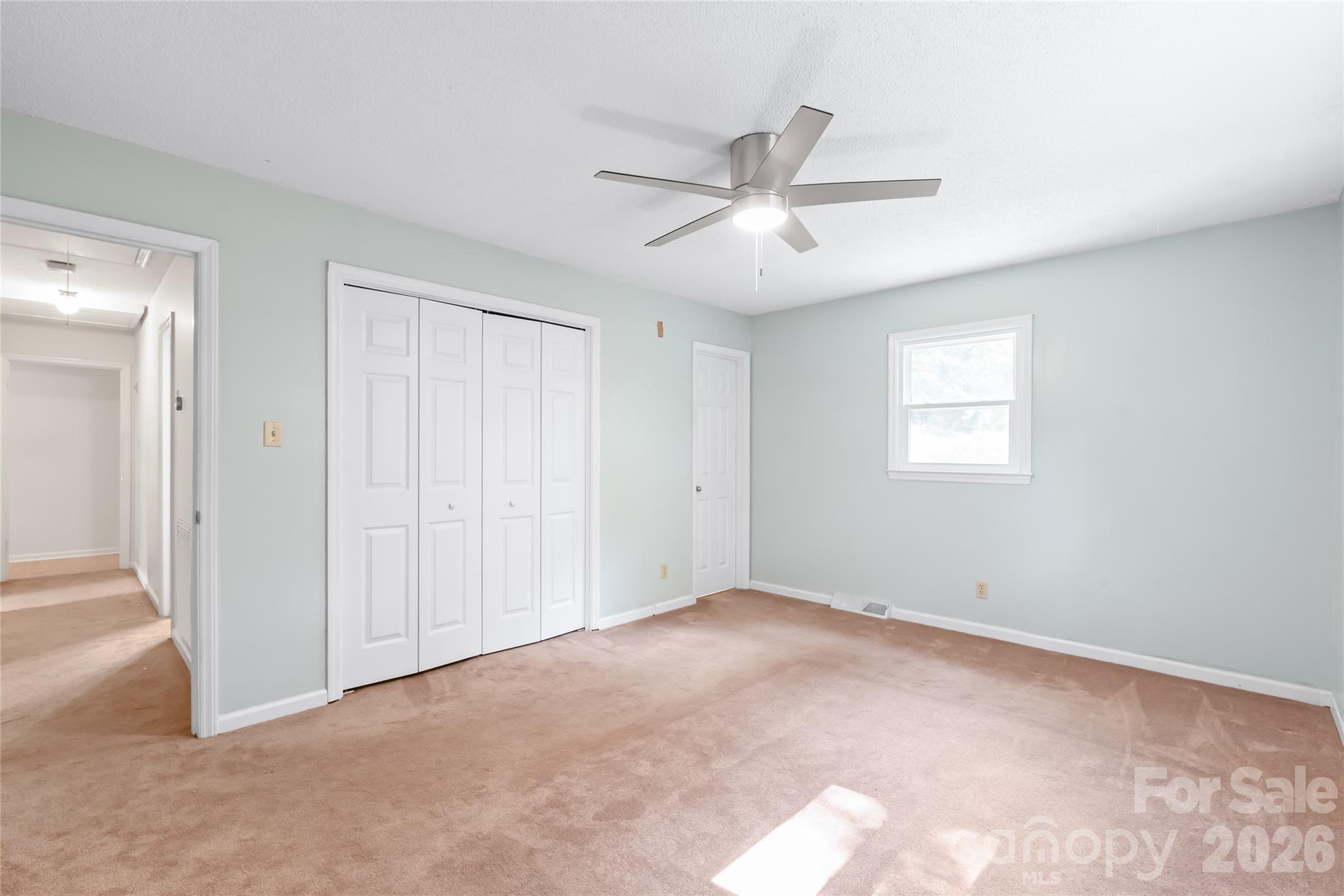 1011 Robin Lane