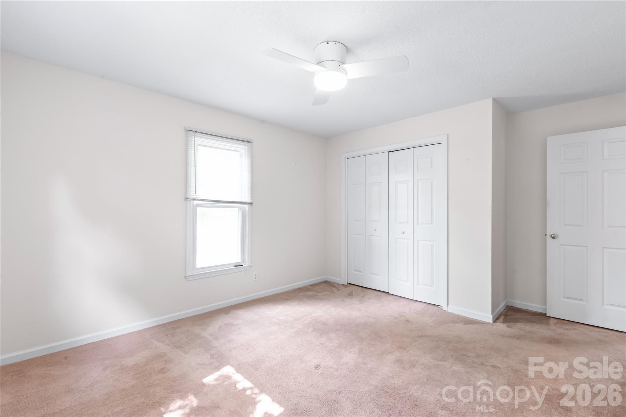 1011 Robin Lane