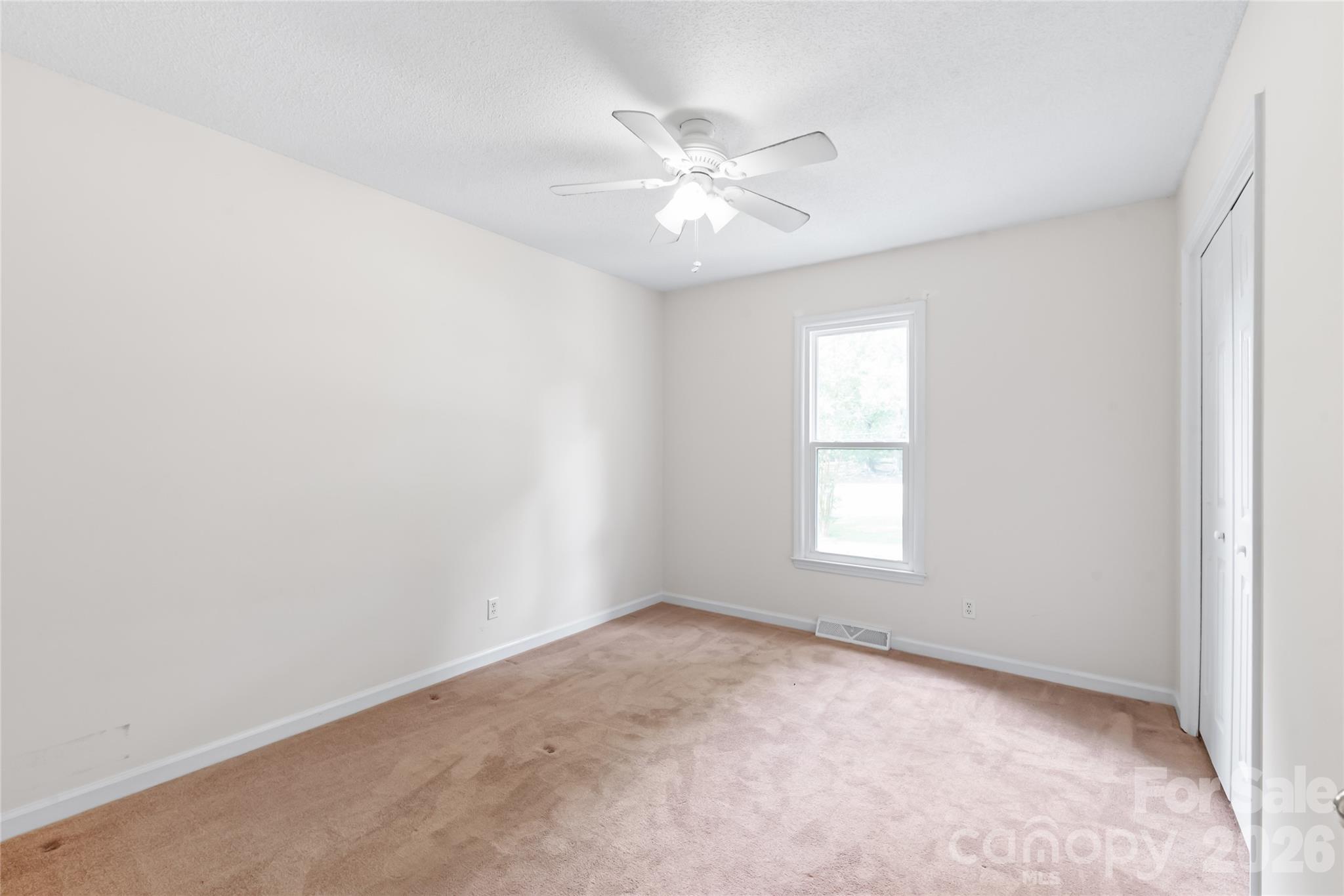 1011 Robin Lane