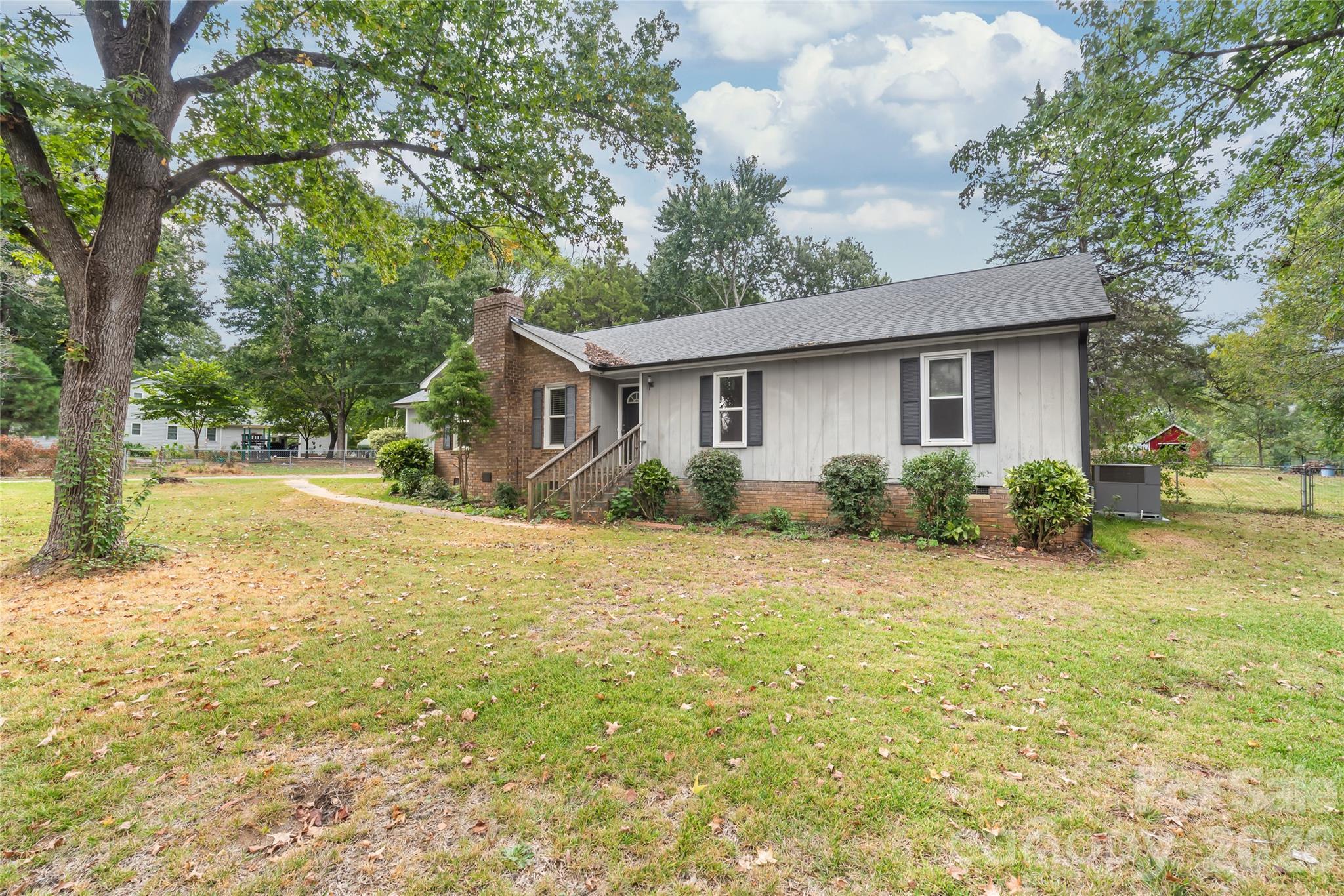 1011 Robin Lane