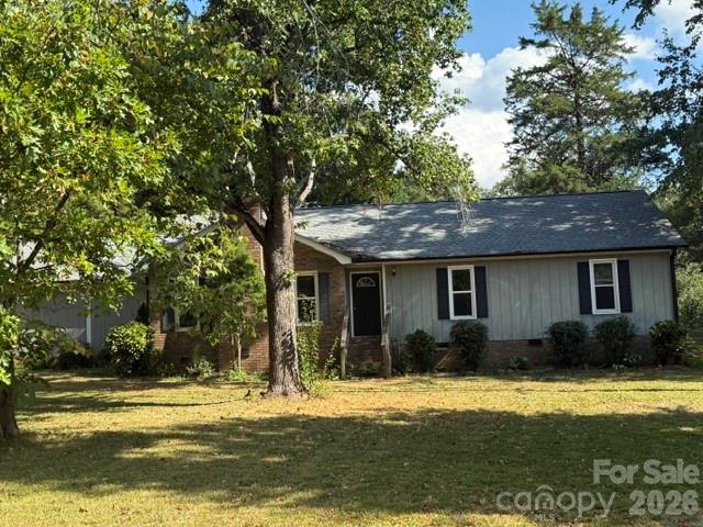 1011 Robin Lane