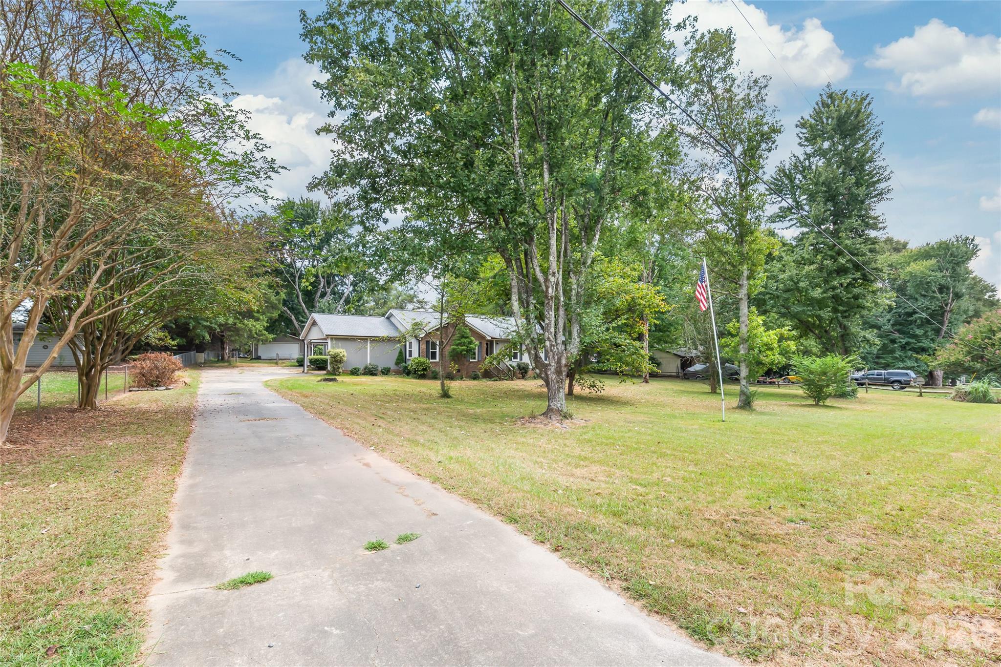1011 Robin Lane