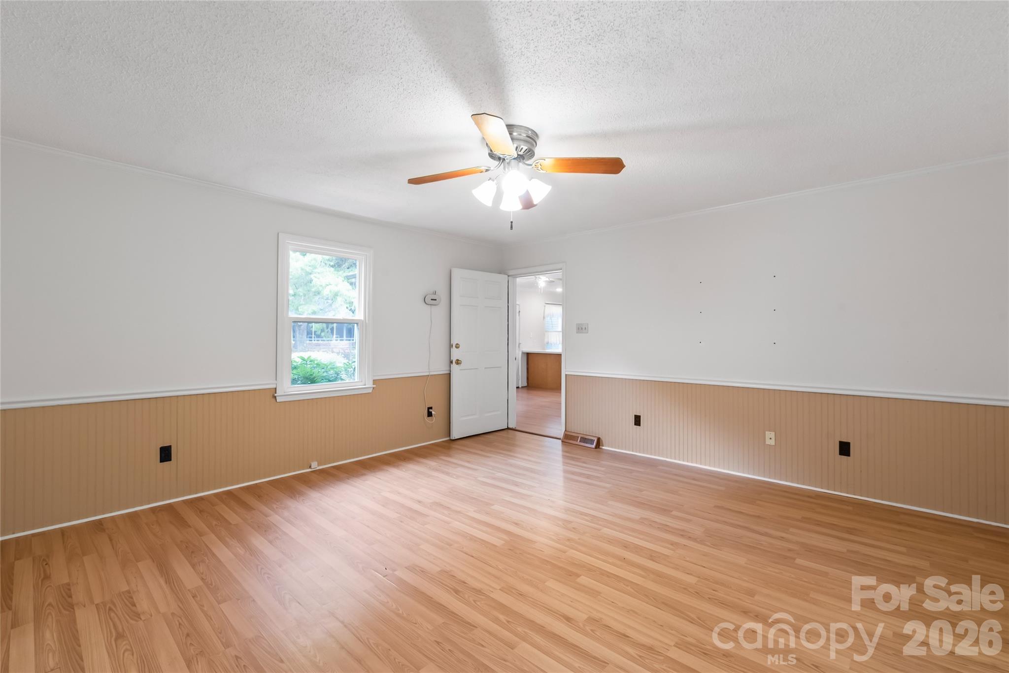 1011 Robin Lane