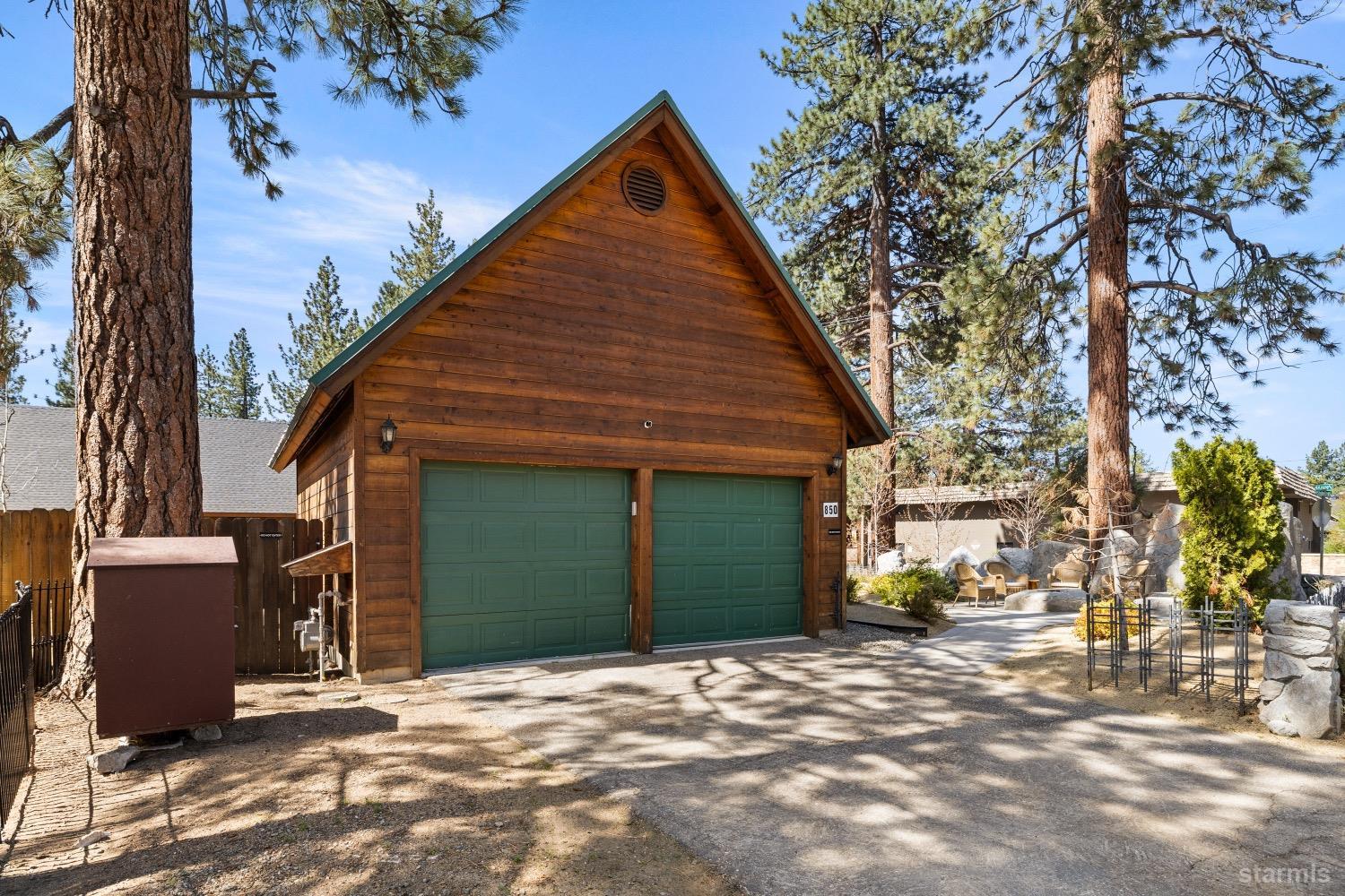 850 Stateline Avenue