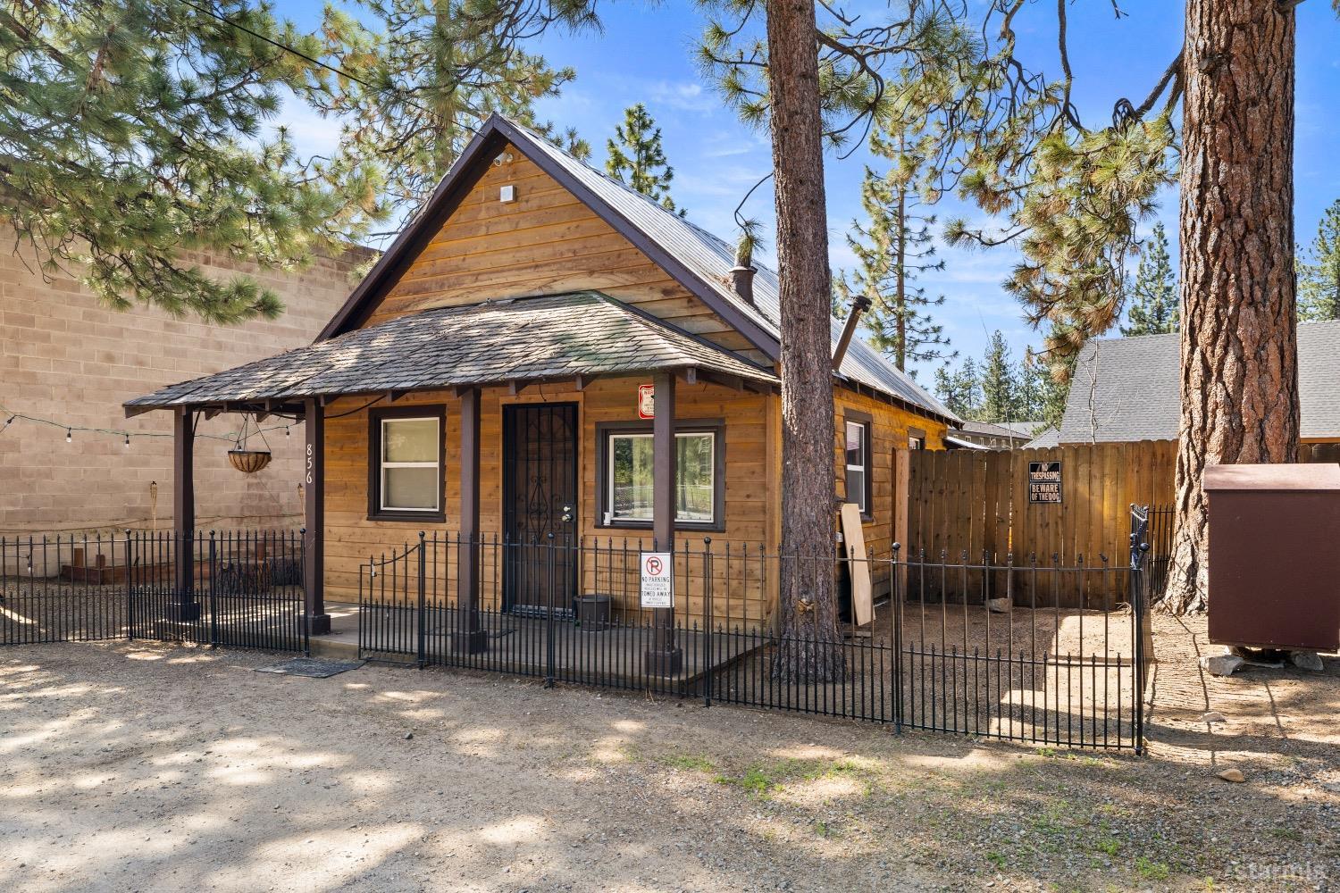 856 Stateline Avenue