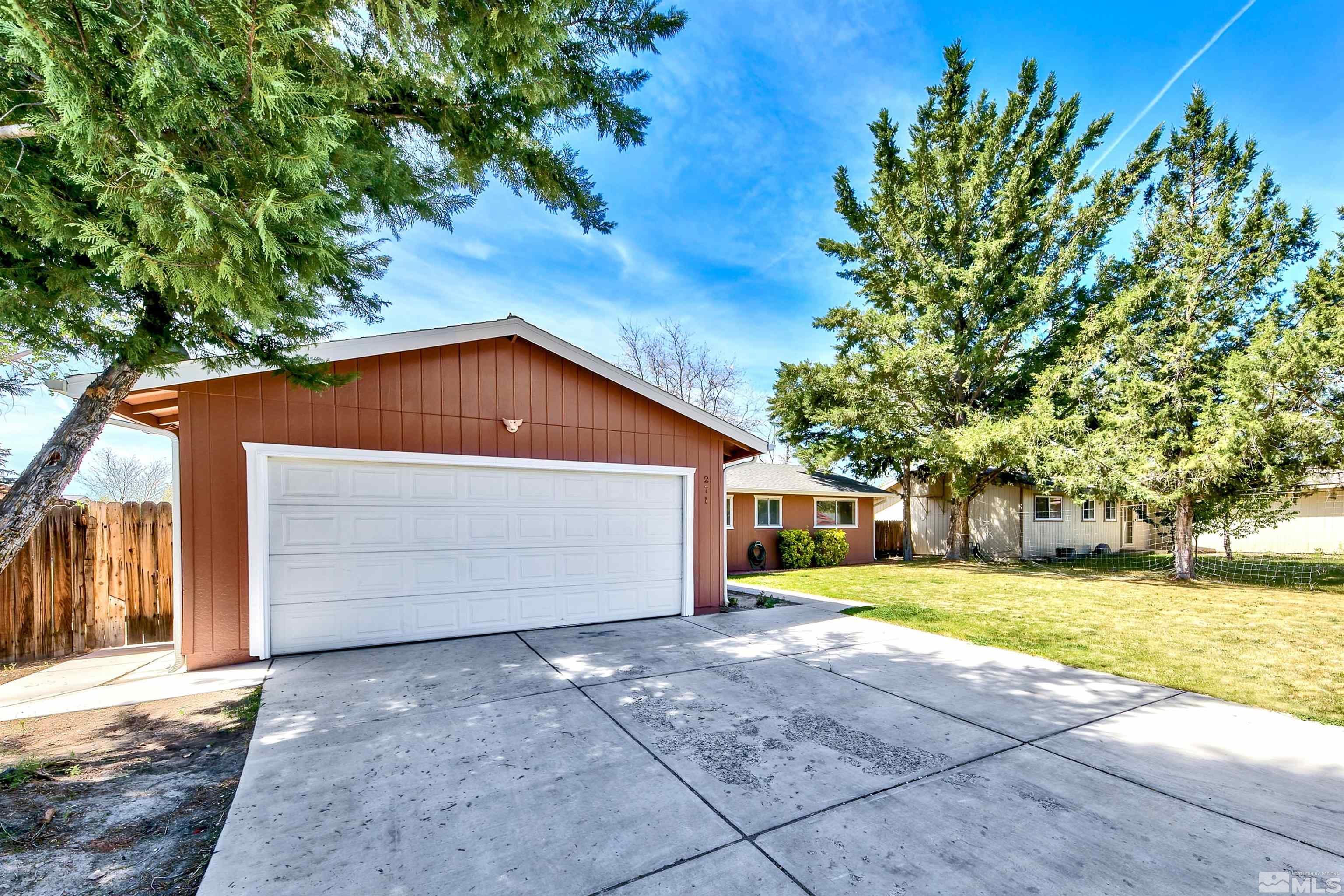 271 E Applegate way