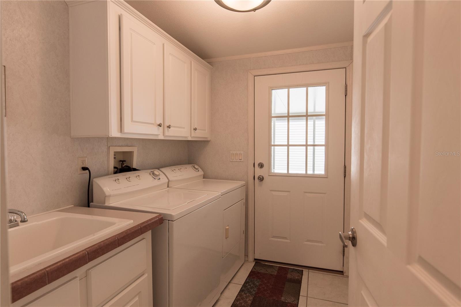14 EMDEN CIR