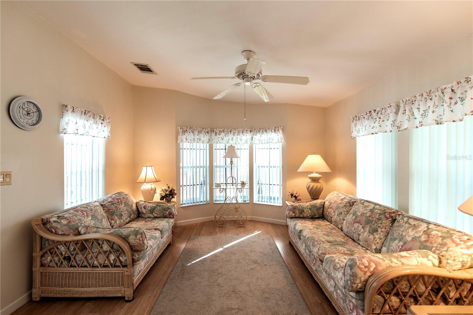 14 EMDEN CIR