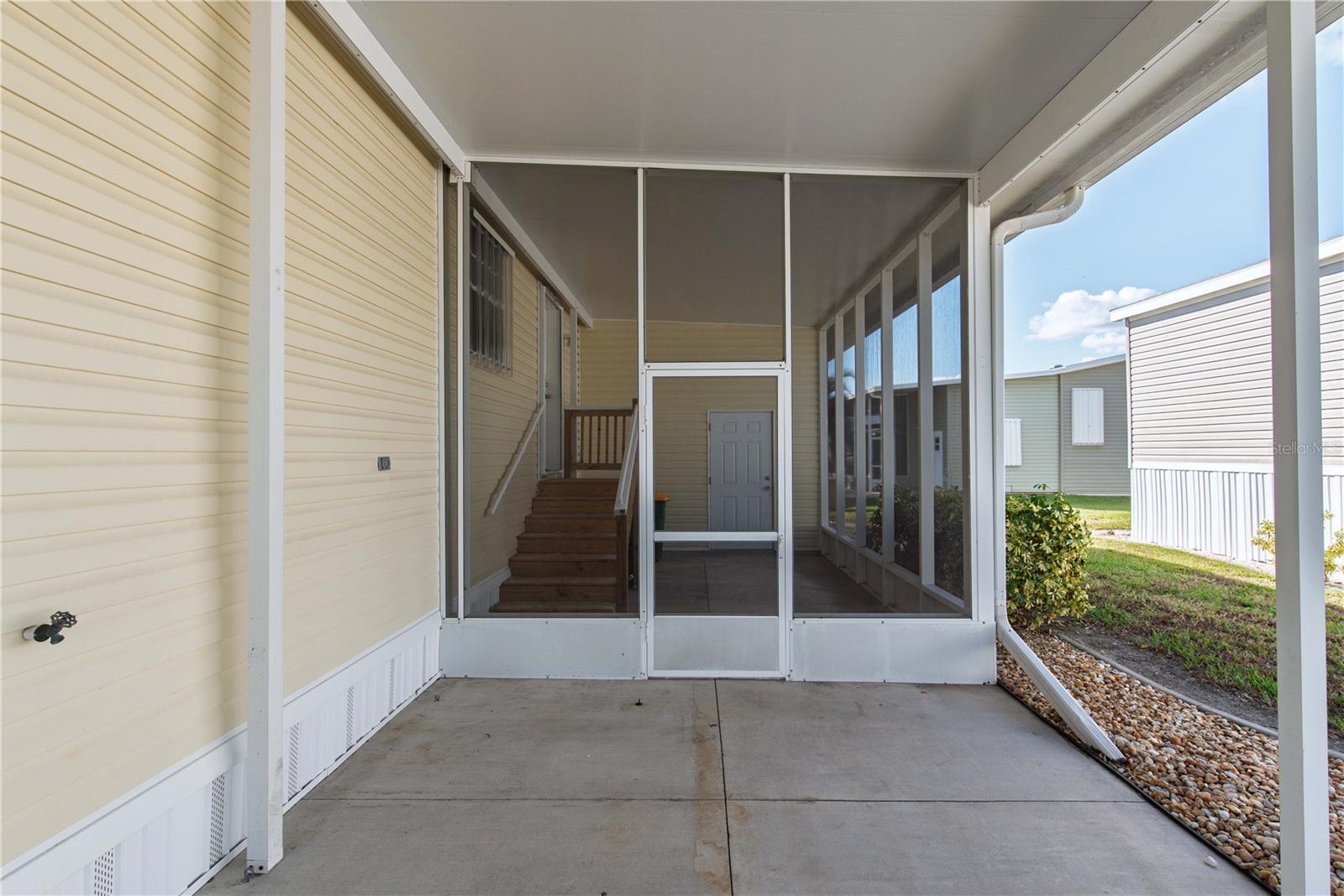 14 EMDEN CIR