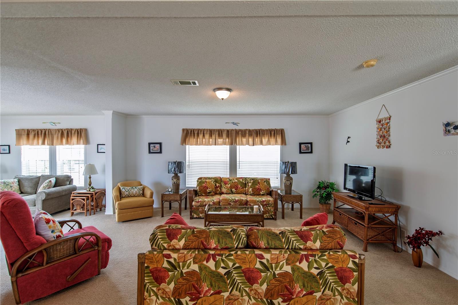 36 FREEMAN AVE