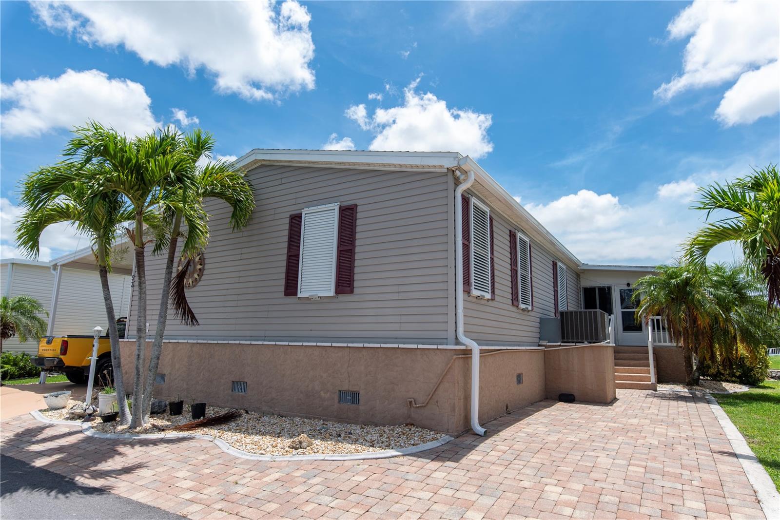 53 ROTTERDAM DR
