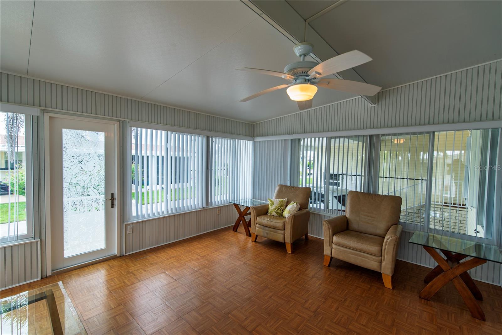 22 FREEMAN AVE
