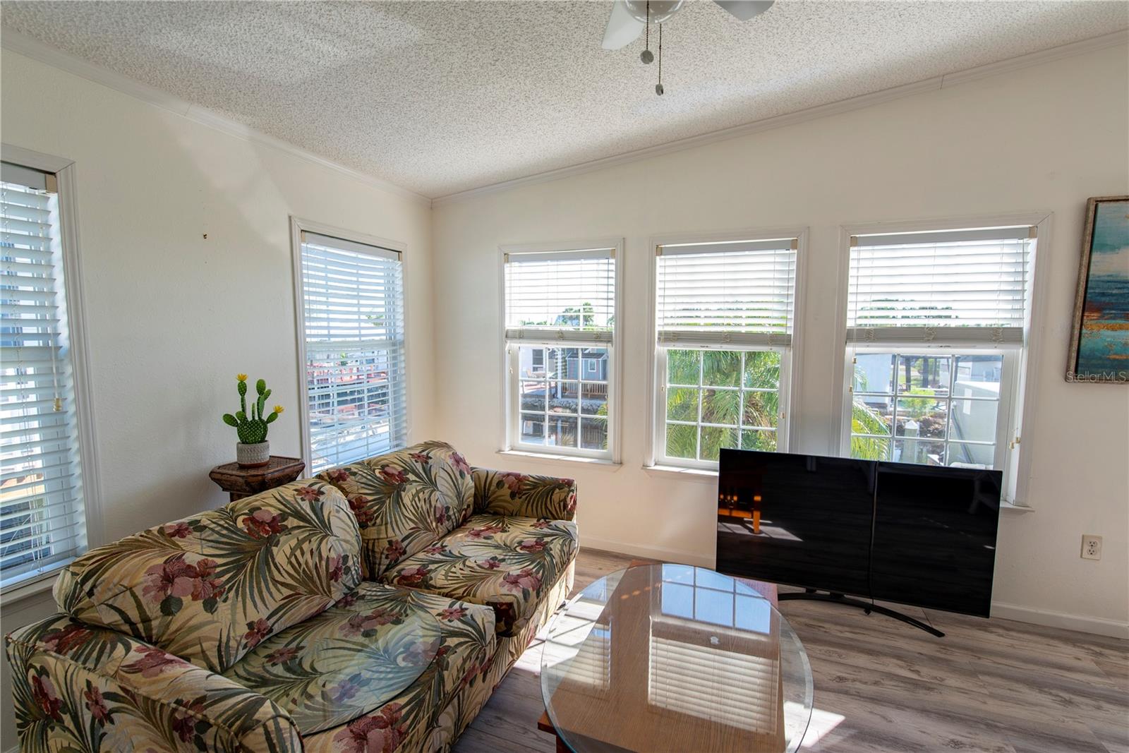 15 ROTTERDAM DR