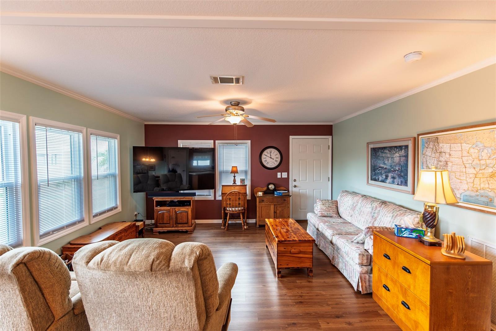 21 BRINK AVE