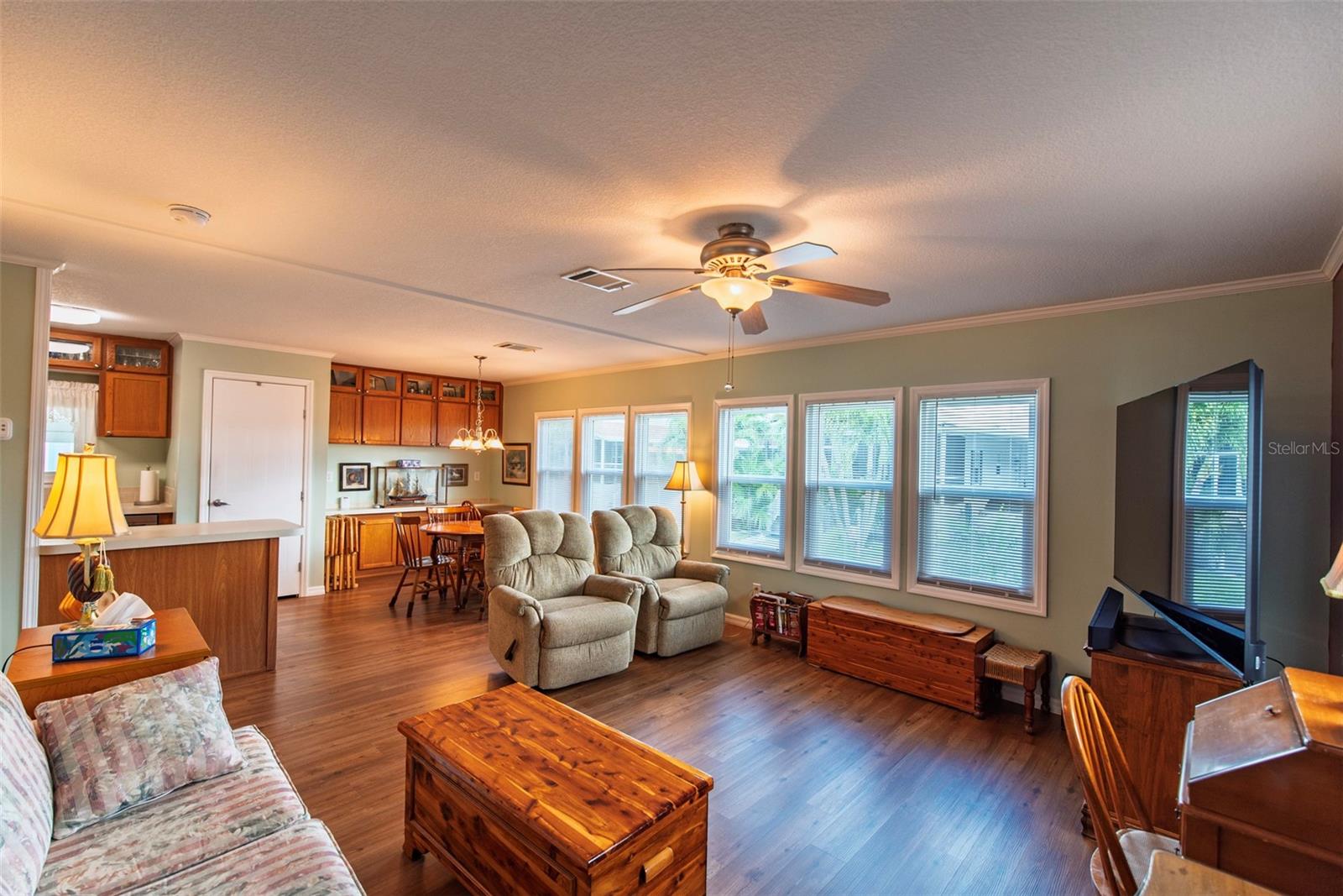 21 BRINK AVE