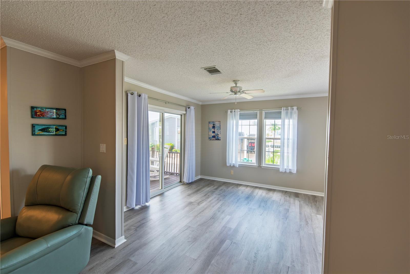 24 EMDEN CIR