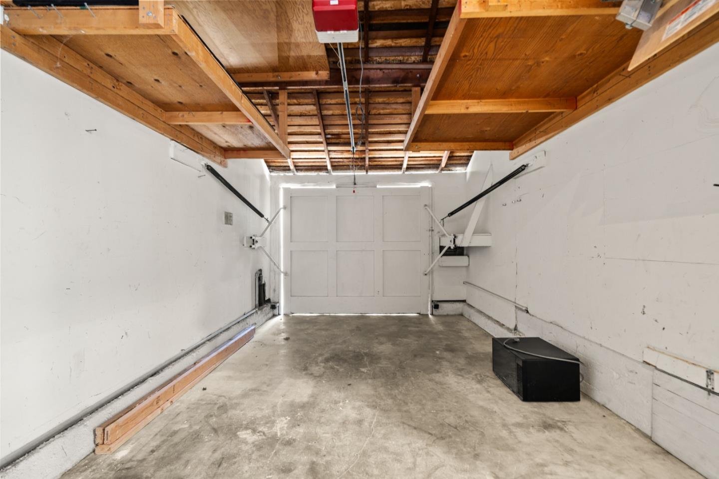 1035 Oakland AVE