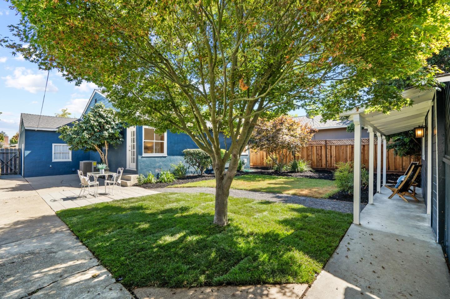 1035 Oakland AVE