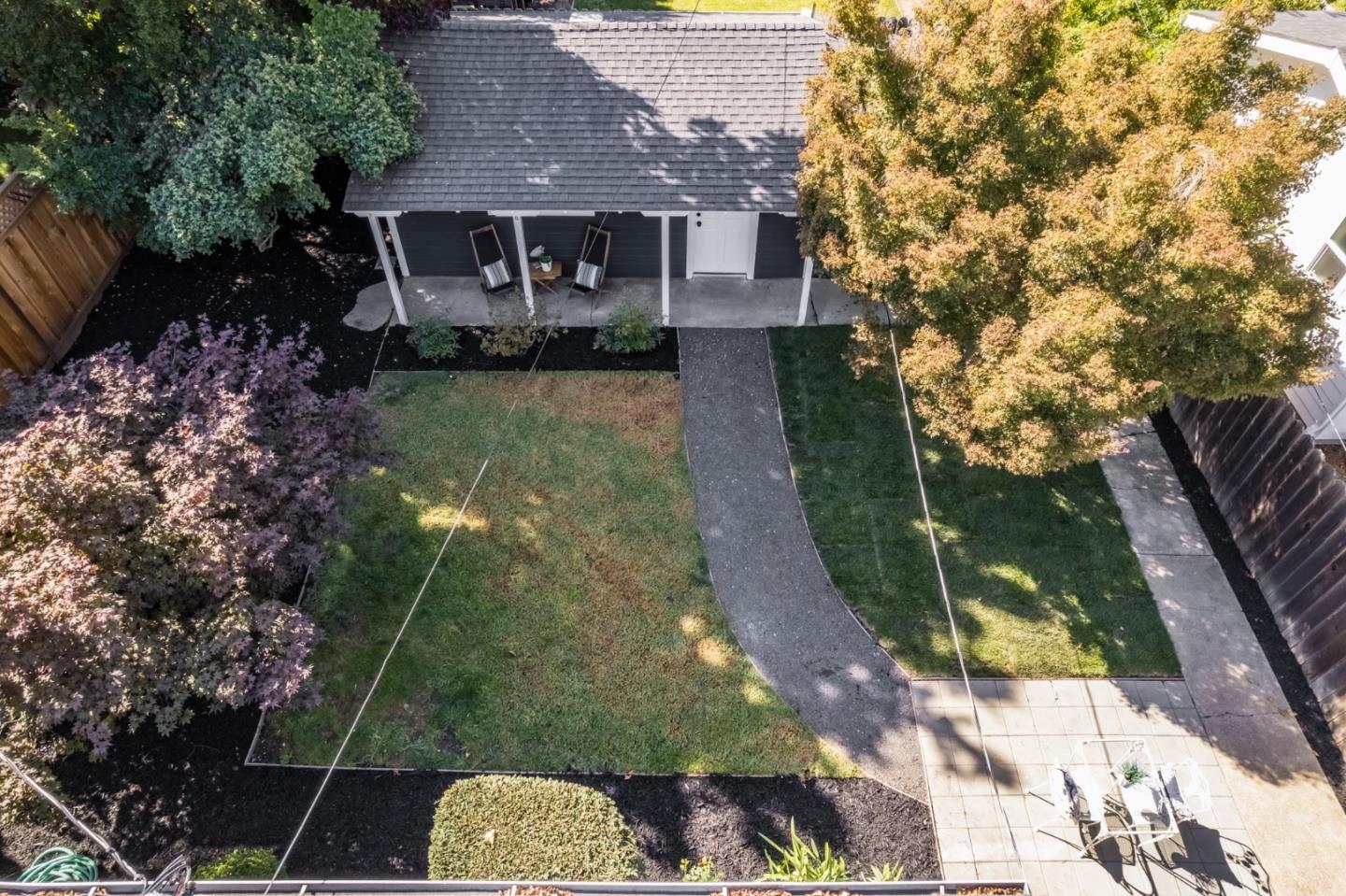 1035 Oakland AVE