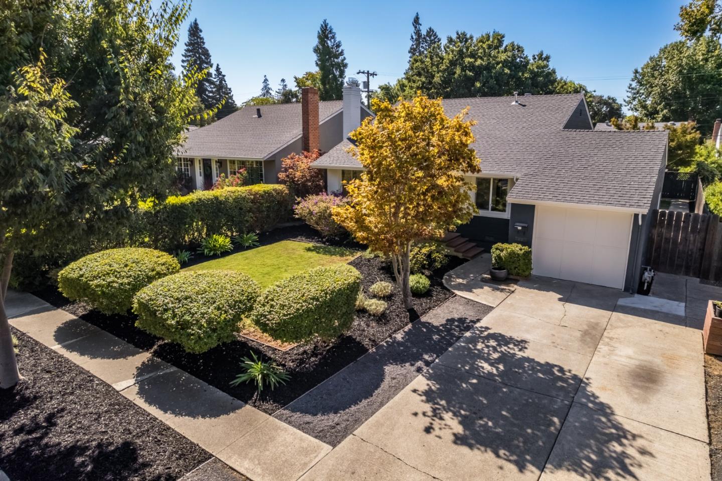 1035 Oakland AVE