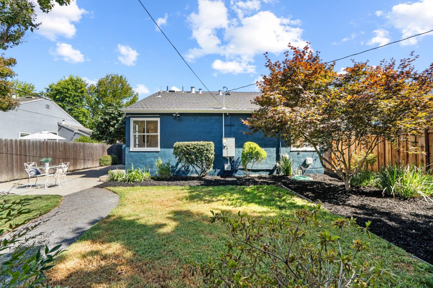 1035 Oakland AVE