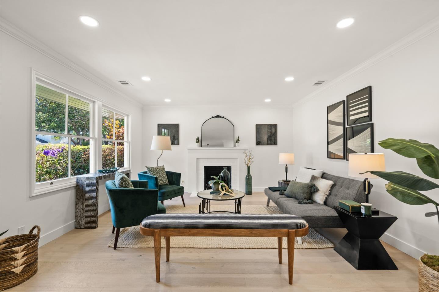 1035 Oakland AVE