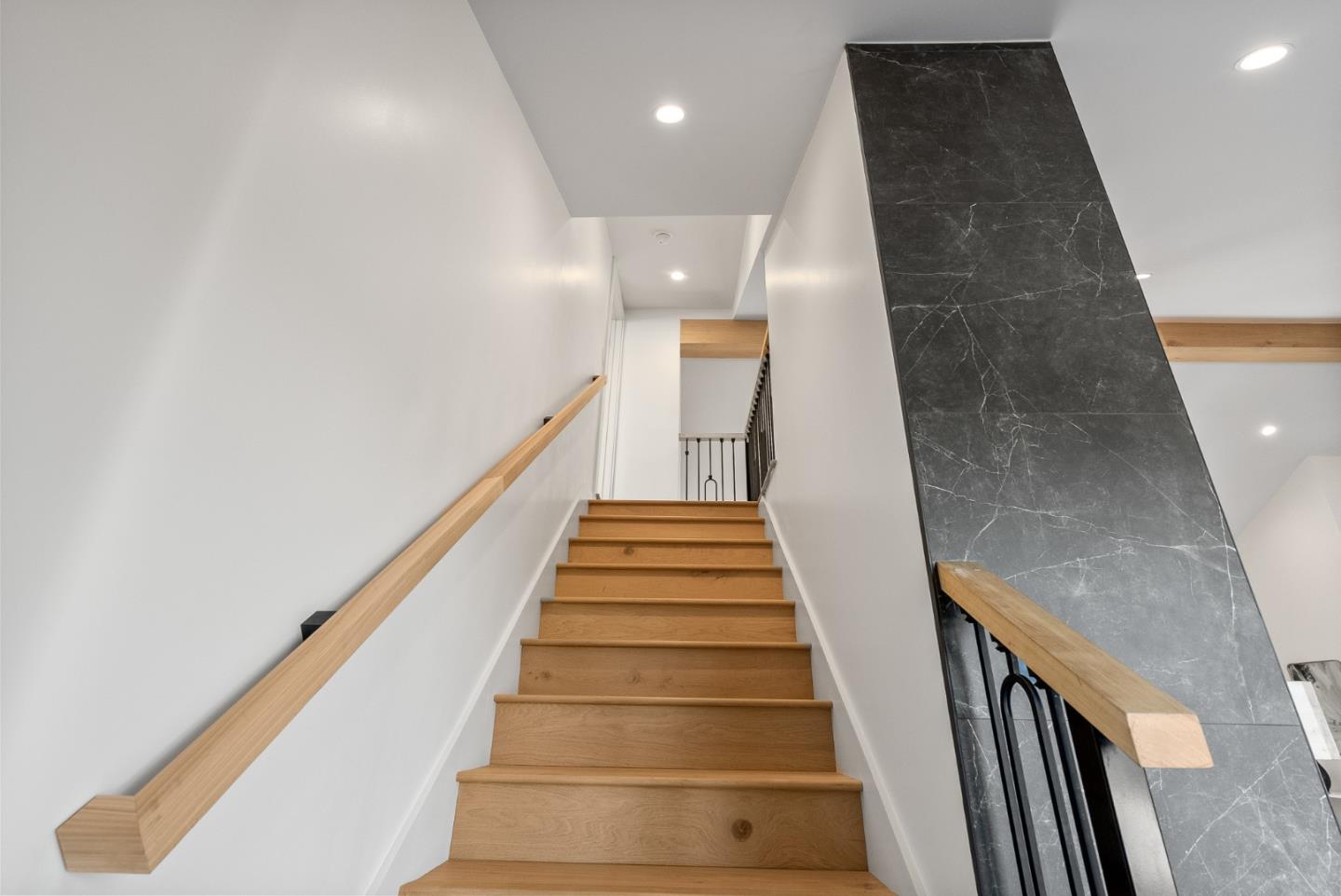 125 Garnet AVE