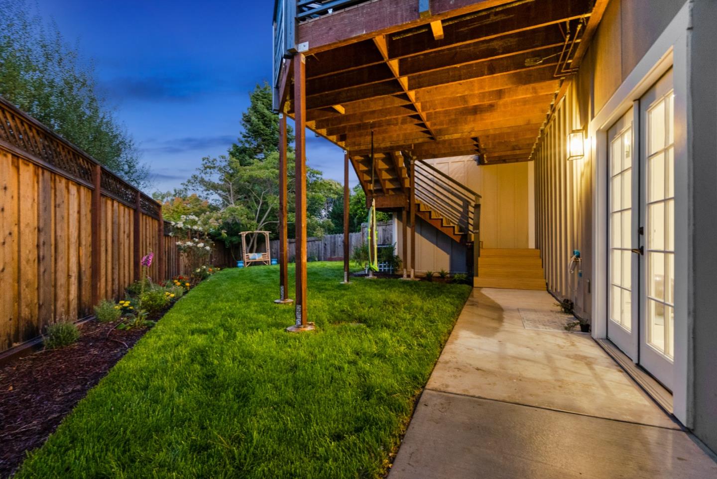 125 Garnet AVE