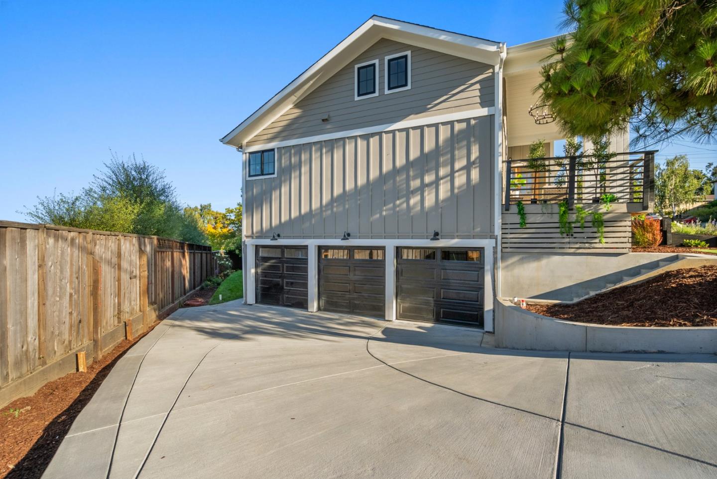 125 Garnet AVE