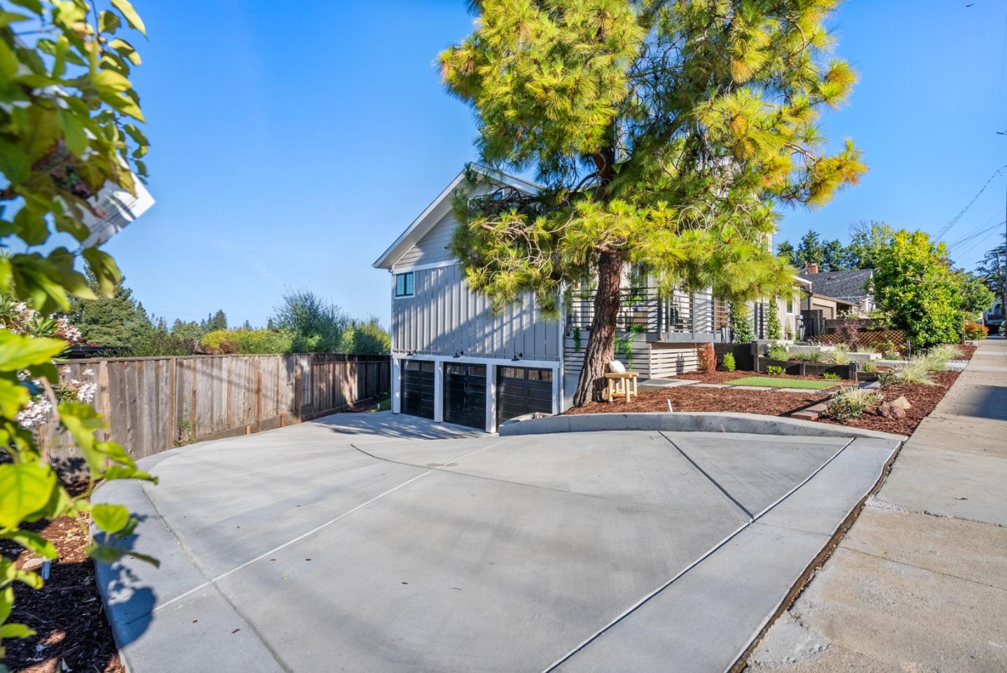 125 Garnet AVE