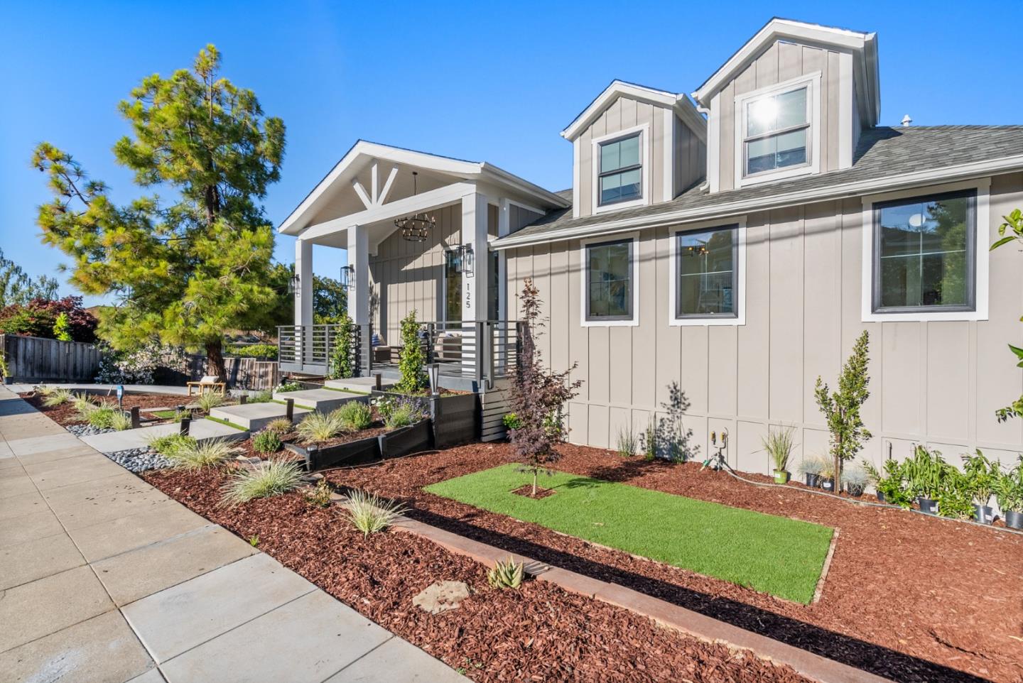 125 Garnet AVE
