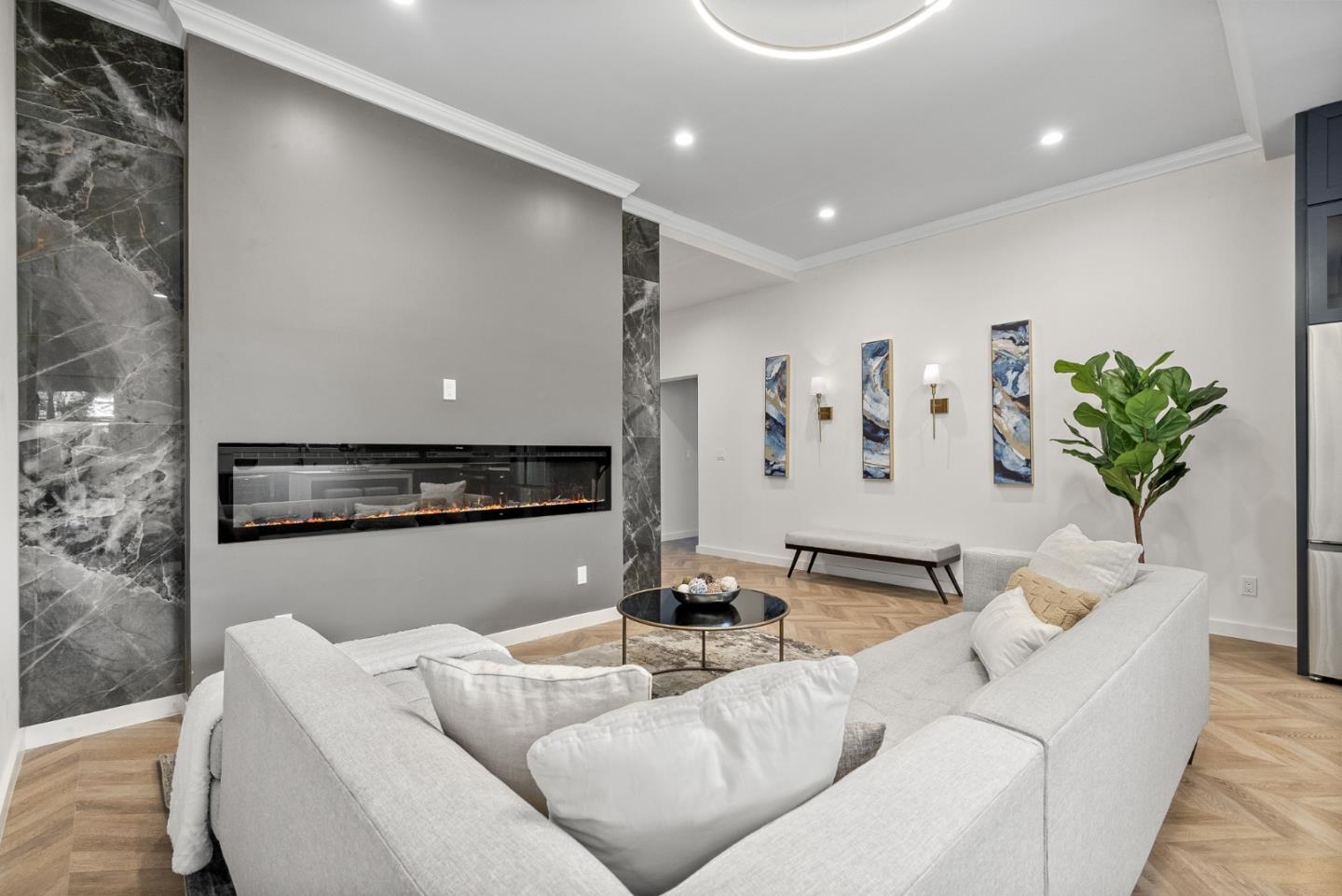 125 Garnet AVE